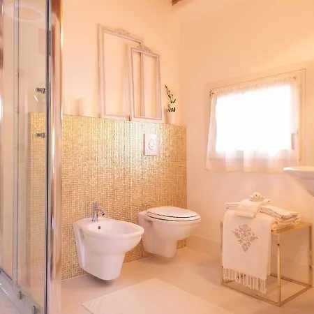 Oda ve Kahvaltı Le Tre Corti *